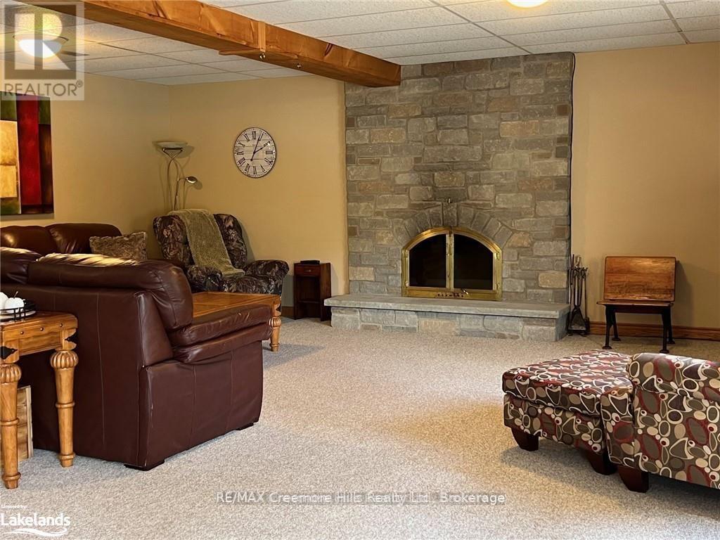 2332 Centre Line Road, Clearview, Ontario  L0M 1G0 - Photo 29 - S12234806