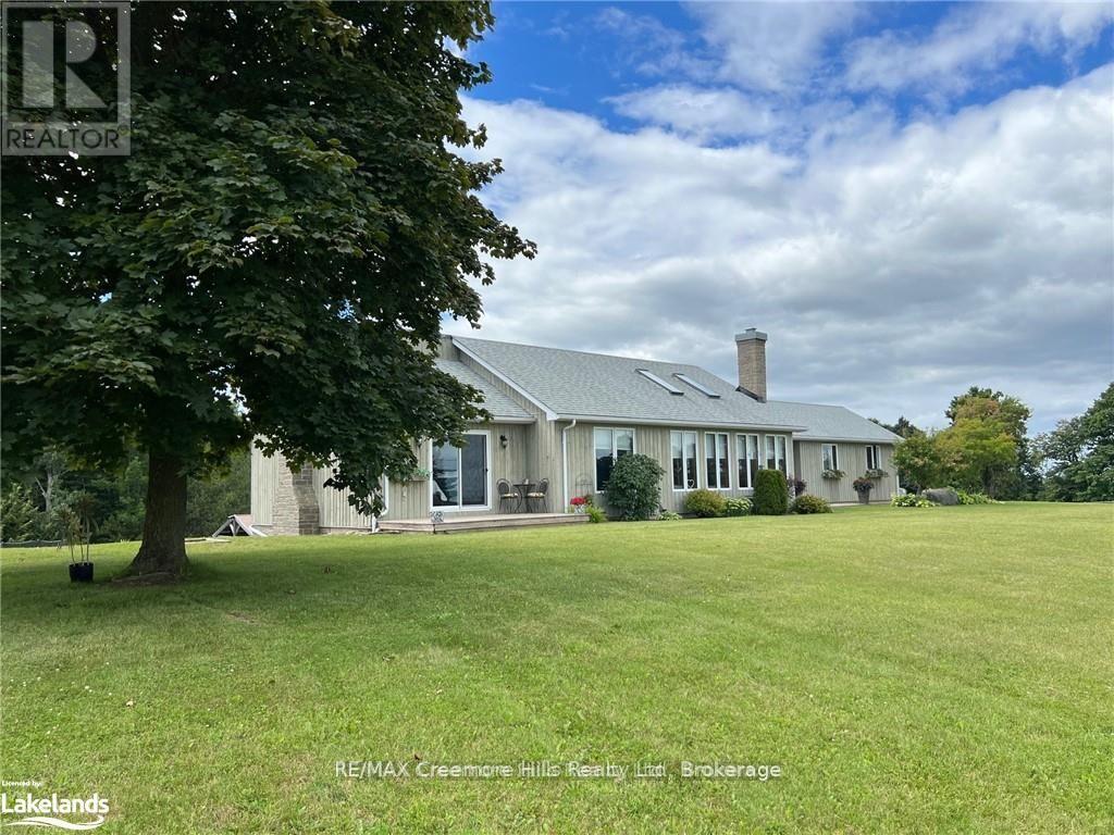 2332 Centre Line Road, Clearview, Ontario  L0M 1G0 - Photo 4 - S12234806