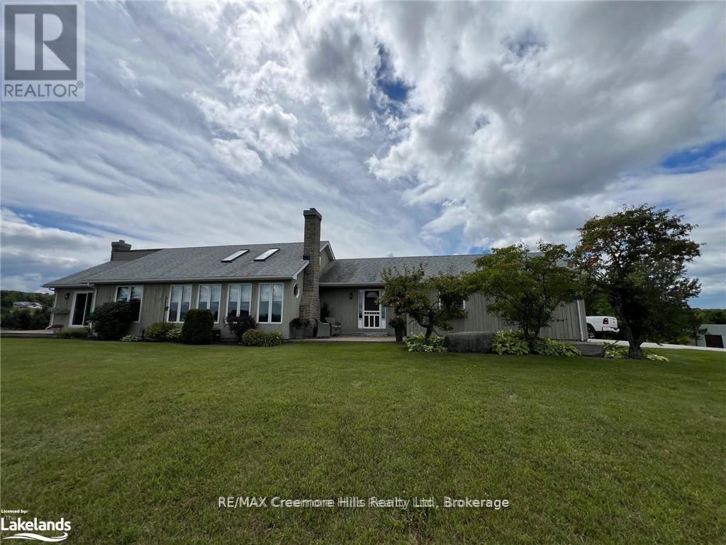 2332 Centre Line Road, Clearview, Ontario  L0M 1G0 - Photo 5 - S12234806