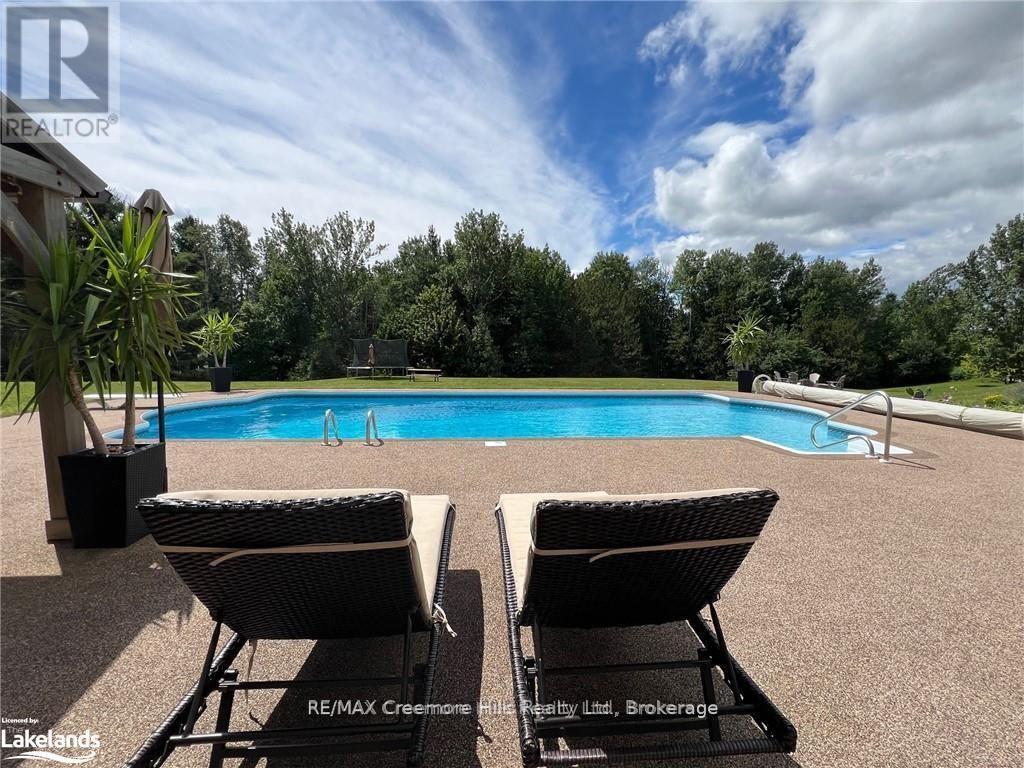 2332 Centre Line Road, Clearview, Ontario  L0M 1G0 - Photo 6 - S12234806