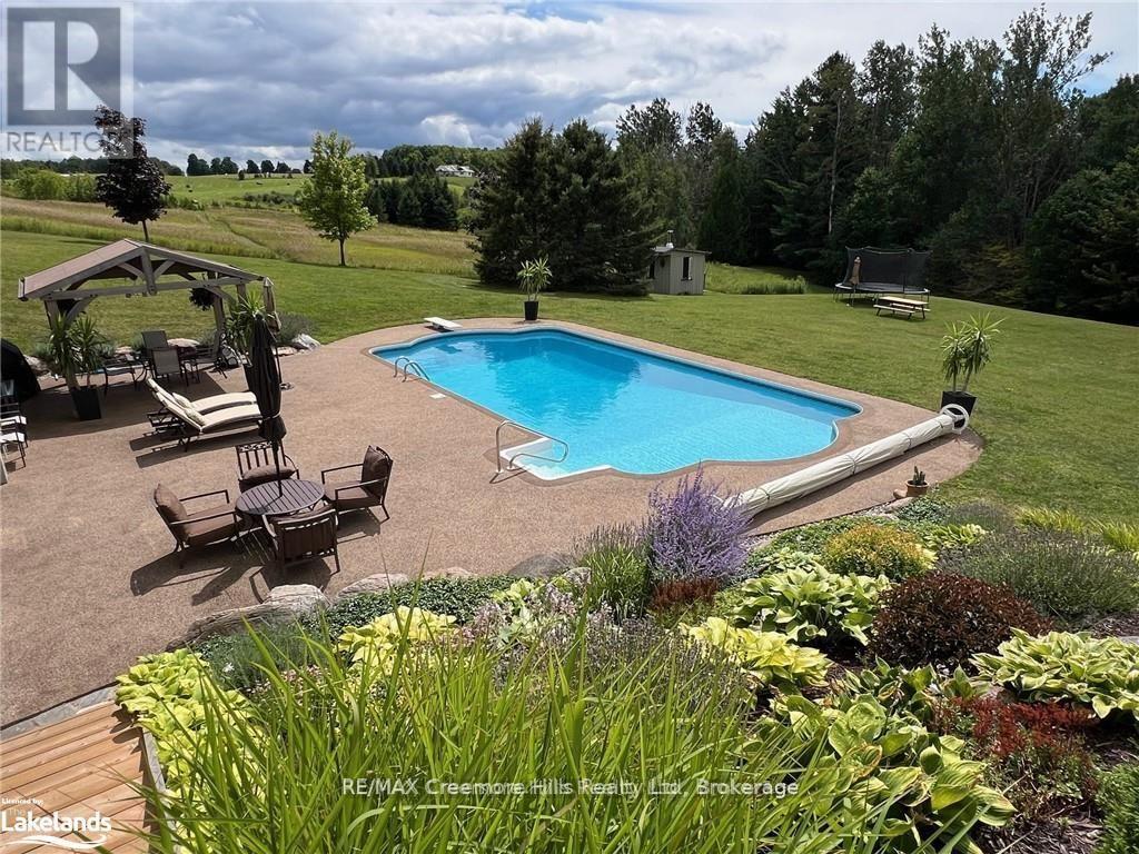 2332 Centre Line Road, Clearview, Ontario  L0M 1G0 - Photo 7 - S12234806