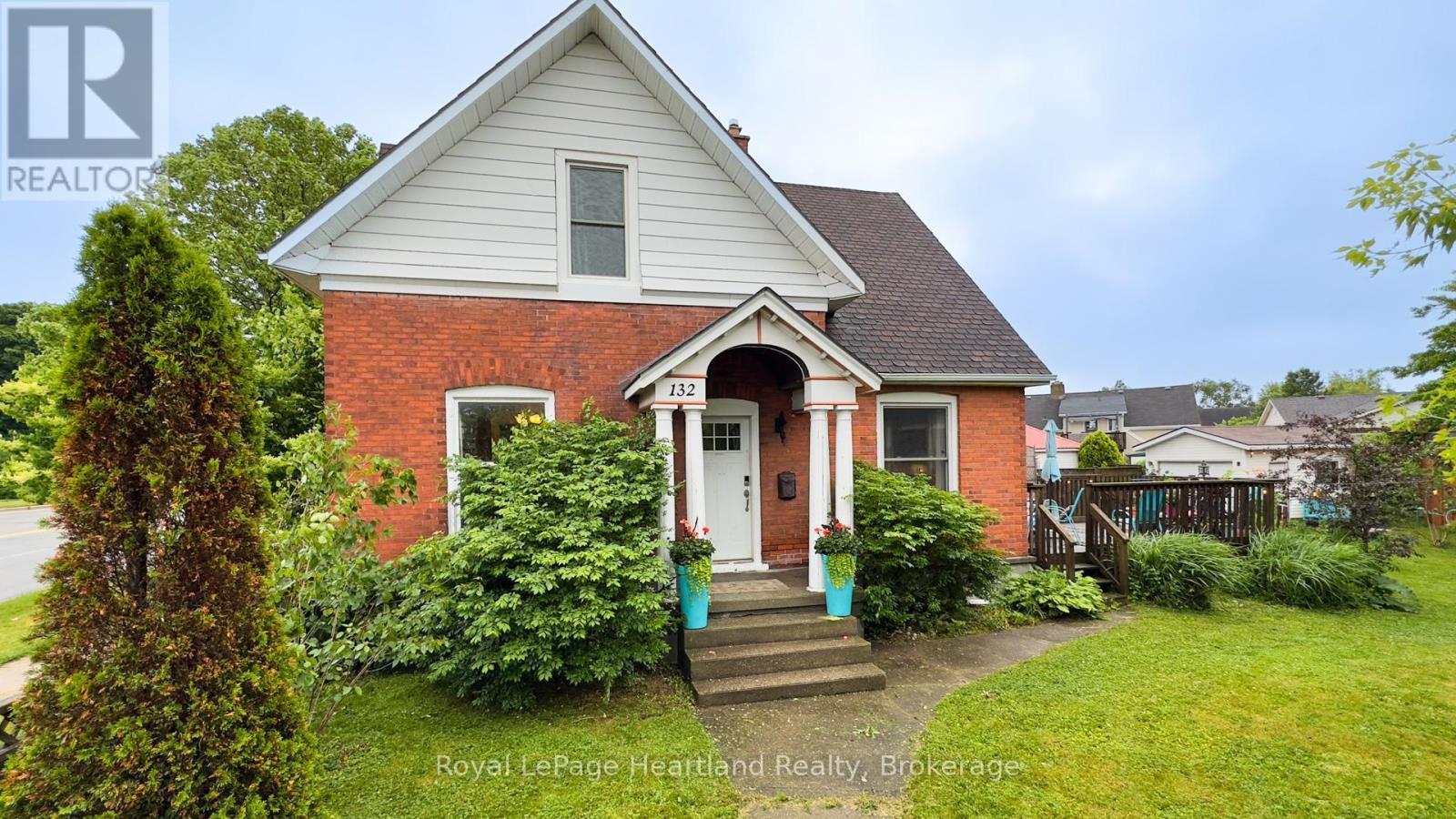 132 Elgin Avenue E, Goderich, Ontario  N7A 1K6 - Photo 1 - X12234966