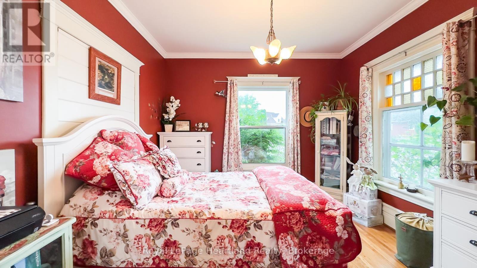 132 Elgin Avenue E, Goderich, Ontario  N7A 1K6 - Photo 11 - X12234966