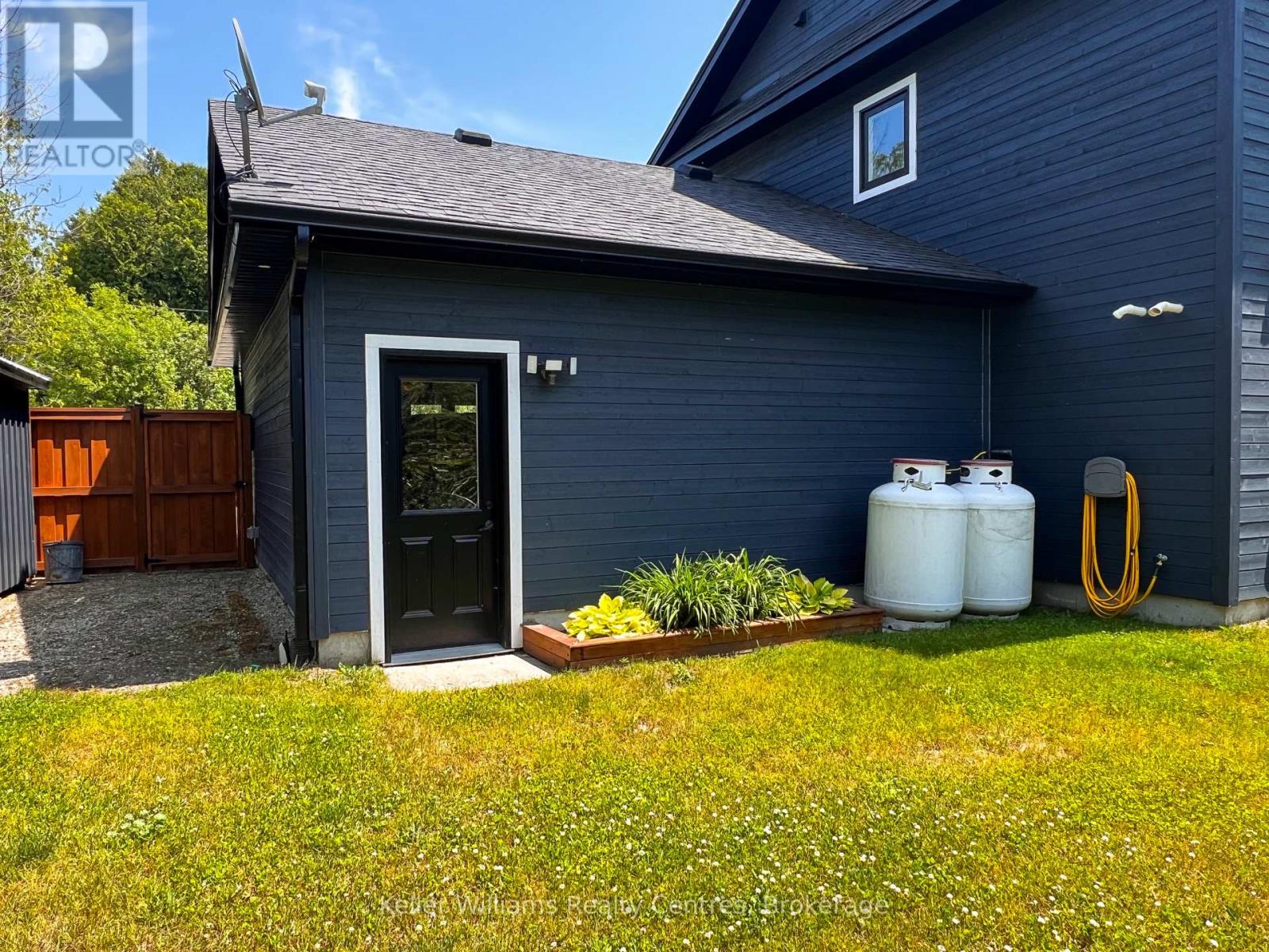 19 Laurdo Crescent, South Bruce Peninsula, Ontario  N0H 2T0 - Photo 10 - X12235104
