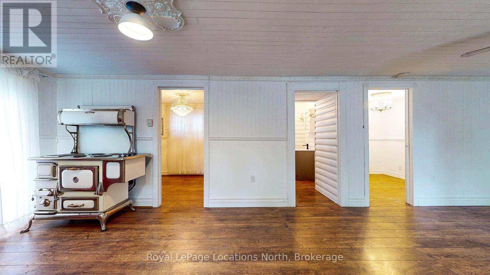60 Parkwood Drive, Wasaga Beach, Ontario  L9Z 2T2 - Photo 13 - S12235255