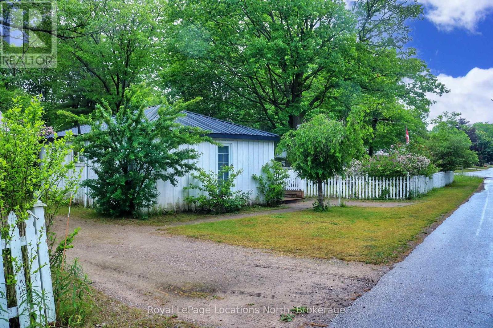 60 Parkwood Drive, Wasaga Beach, Ontario  L9Z 2T2 - Photo 28 - S12235255