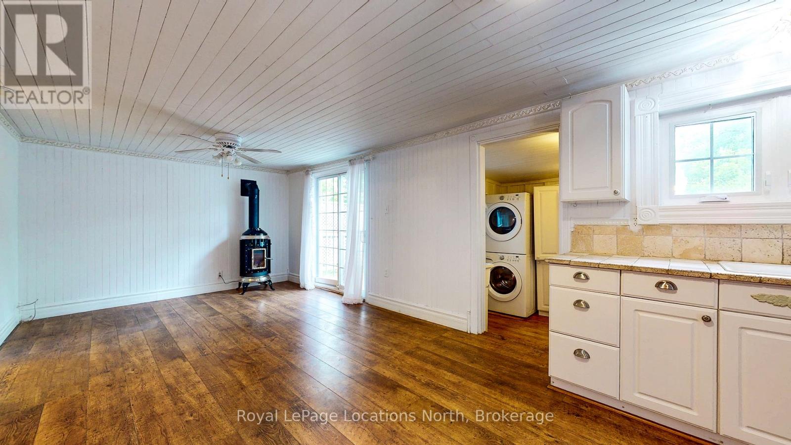 60 Parkwood Drive, Wasaga Beach, Ontario  L9Z 2T2 - Photo 9 - S12235255