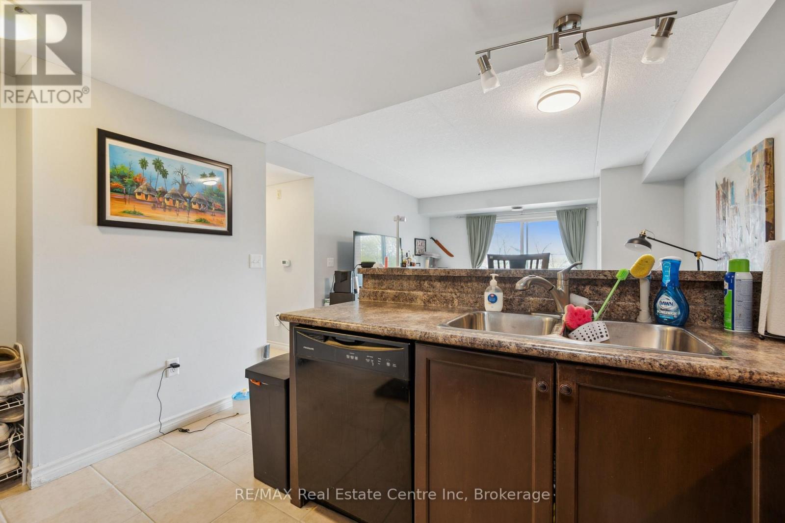 303 - 19 Waterford Drive, Guelph, Ontario  N1L 0G8 - Photo 12 - X12235198