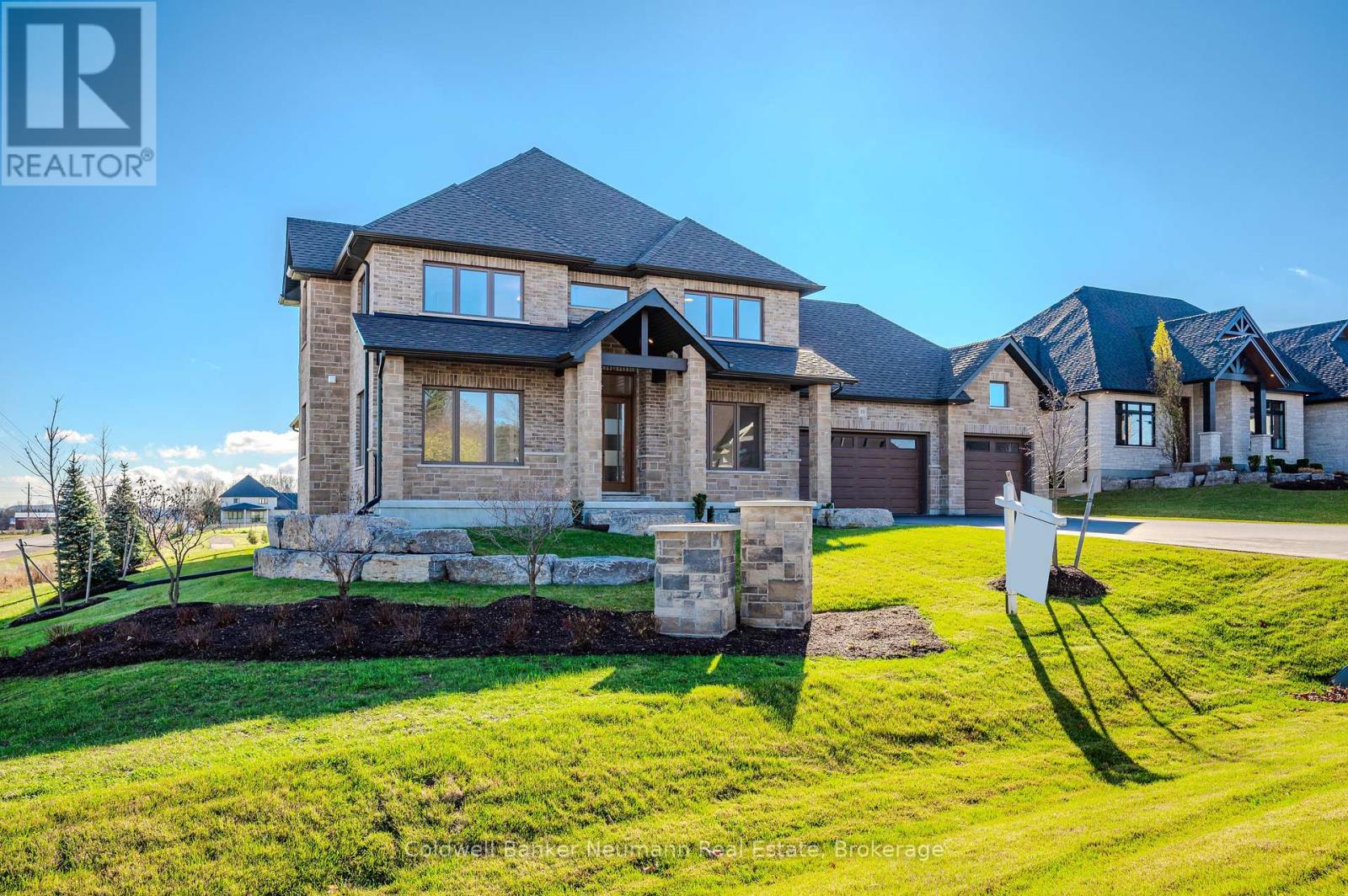 10 Broughton Street, Erin, Ontario  N1H 0B7 - Photo 3 - X12235259