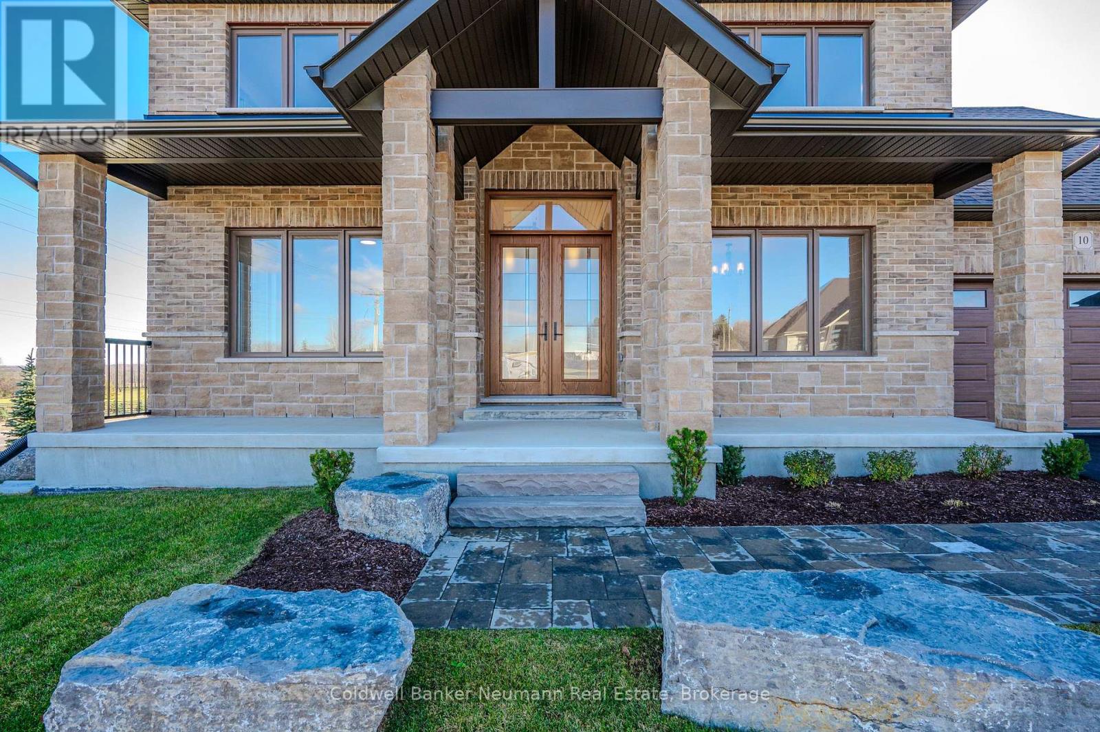 10 Broughton Street, Erin, Ontario  N1H 0B7 - Photo 5 - X12235259