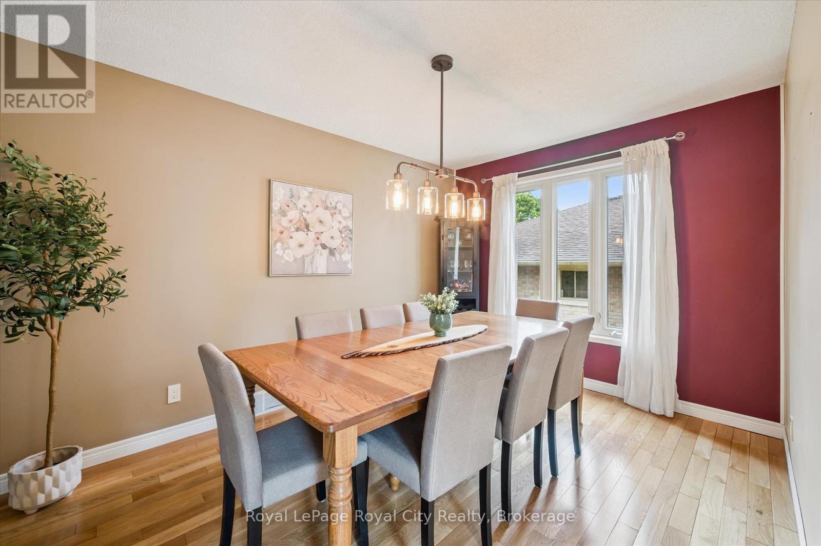 8 Youngman Drive, Guelph, Ontario  N1G 4M2 - Photo 15 - X12235308