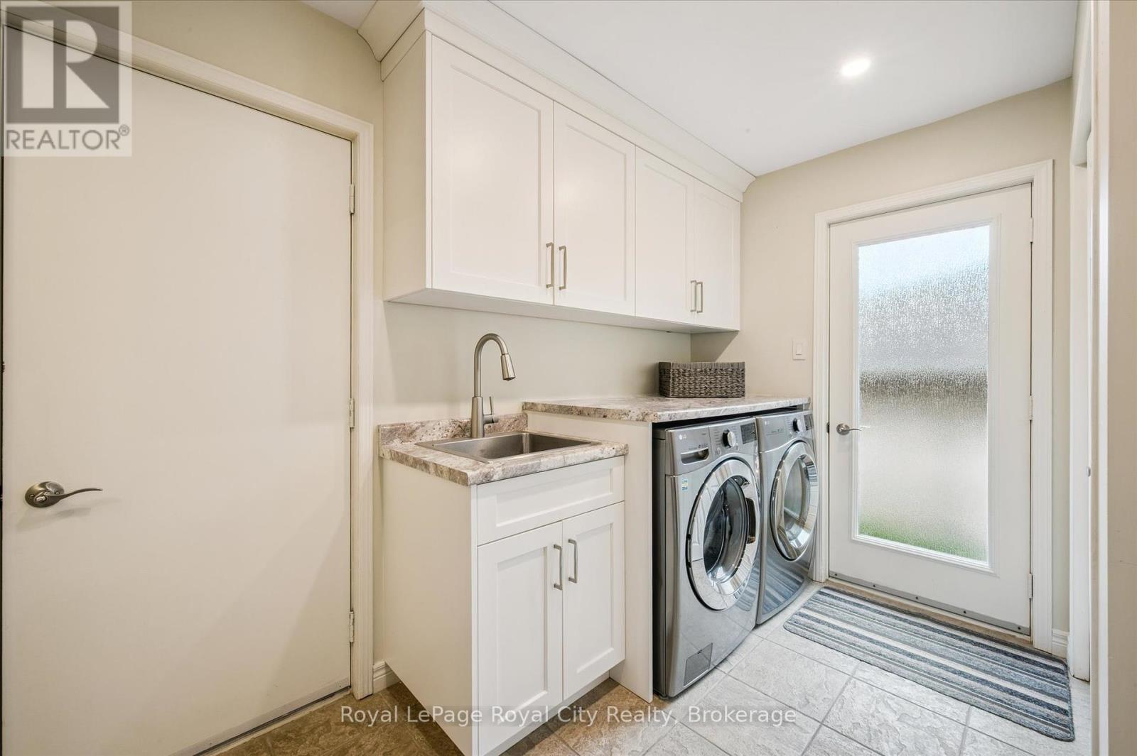 8 Youngman Drive, Guelph, Ontario  N1G 4M2 - Photo 16 - X12235308