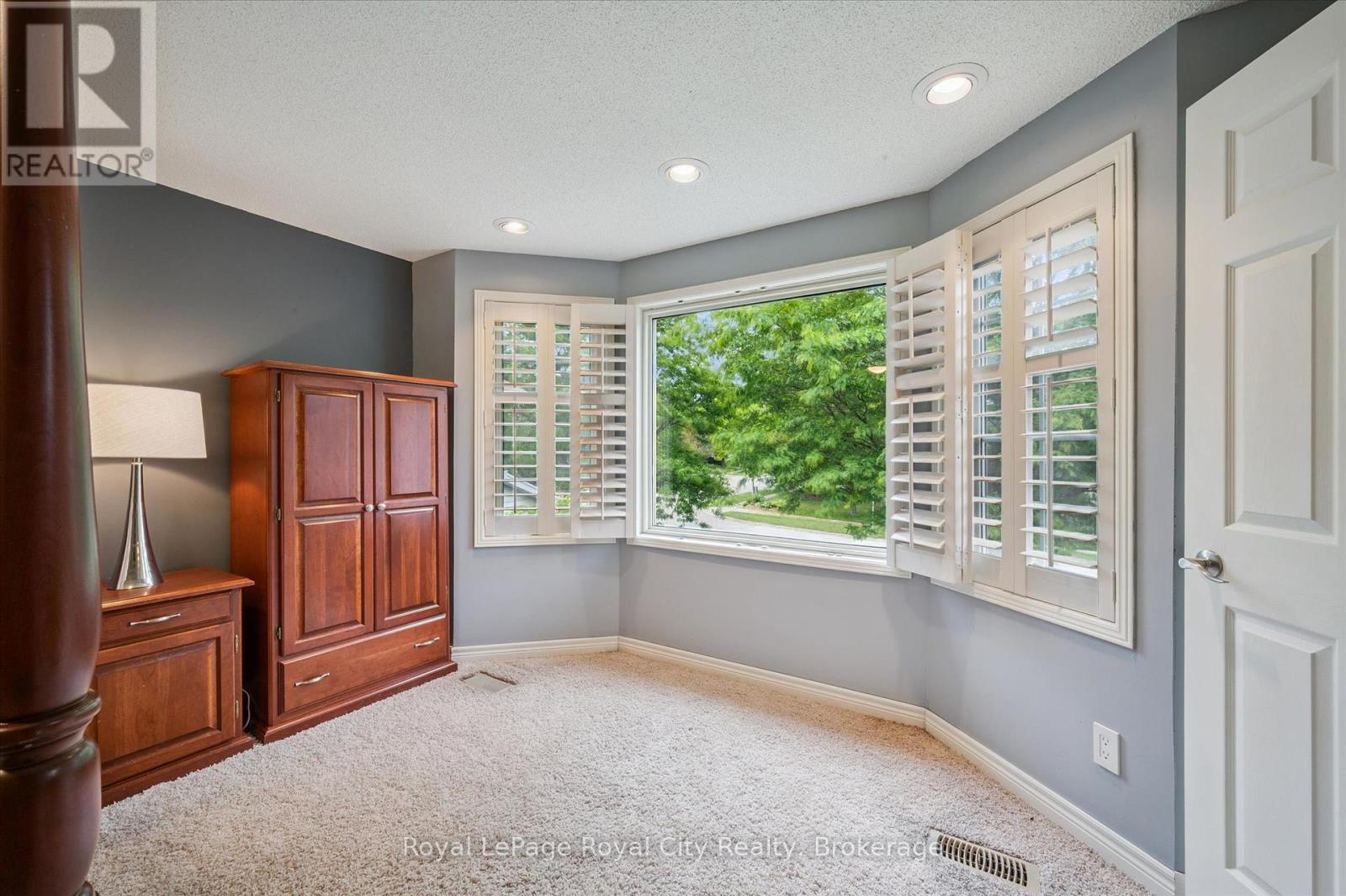 8 Youngman Drive, Guelph, Ontario  N1G 4M2 - Photo 27 - X12235308