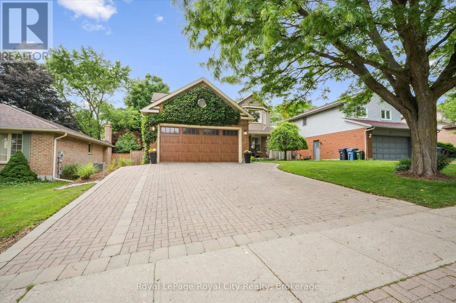 8 Youngman Drive, Guelph, Ontario  N1G 4M2 - Photo 3 - X12235308