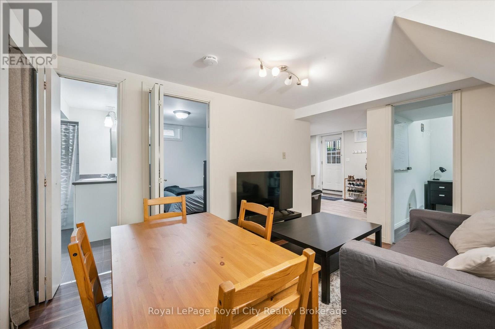 8 Youngman Drive, Guelph, Ontario  N1G 4M2 - Photo 30 - X12235308