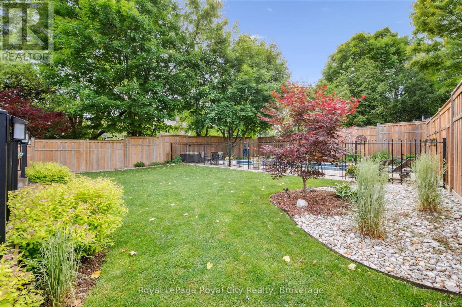 8 Youngman Drive, Guelph, Ontario  N1G 4M2 - Photo 37 - X12235308