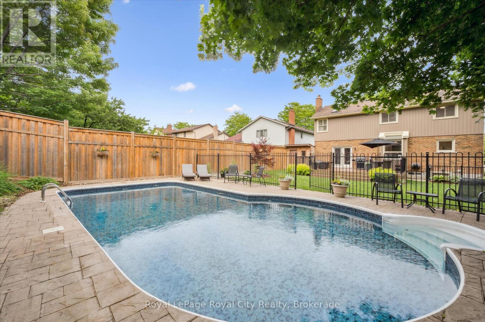 8 Youngman Drive, Guelph, Ontario  N1G 4M2 - Photo 40 - X12235308