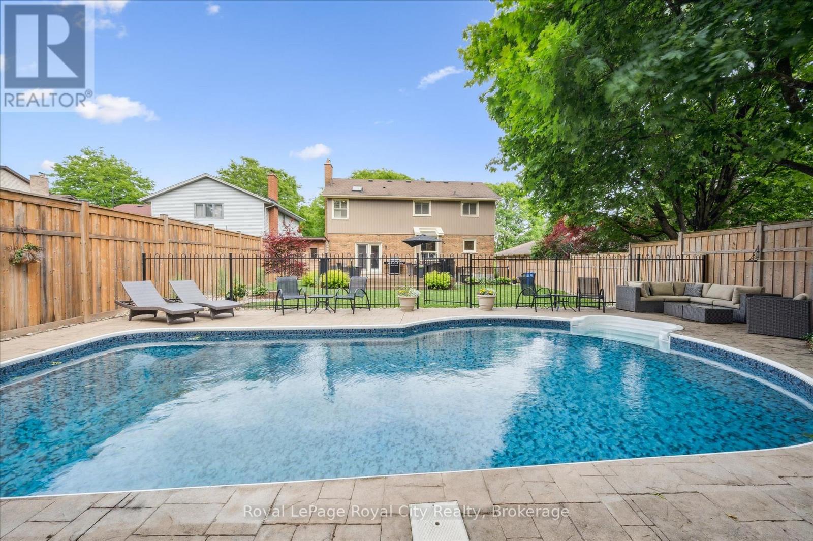 8 Youngman Drive, Guelph, Ontario  N1G 4M2 - Photo 41 - X12235308
