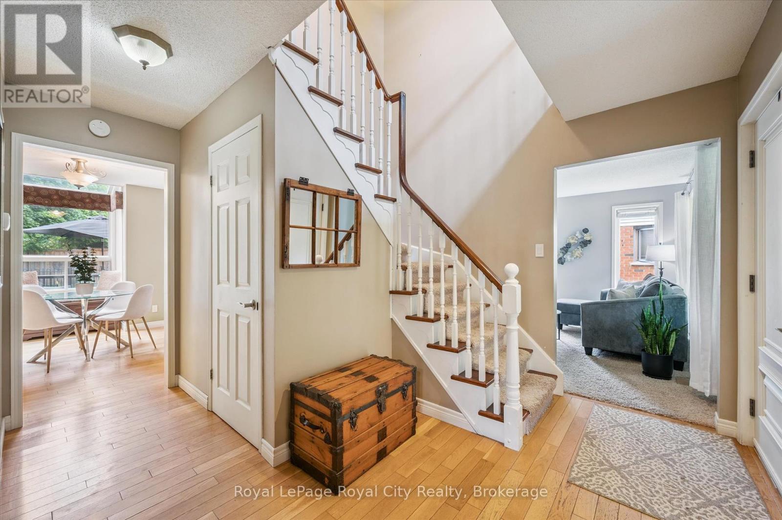 8 Youngman Drive, Guelph, Ontario  N1G 4M2 - Photo 6 - X12235308