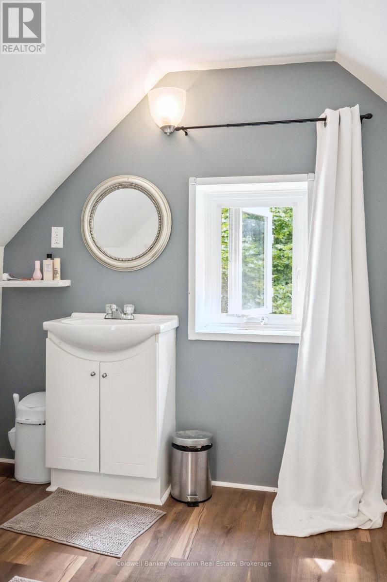 136 Kingsmill Avenue, Guelph, Ontario  N1E 5W2 - Photo 25 - X12235343