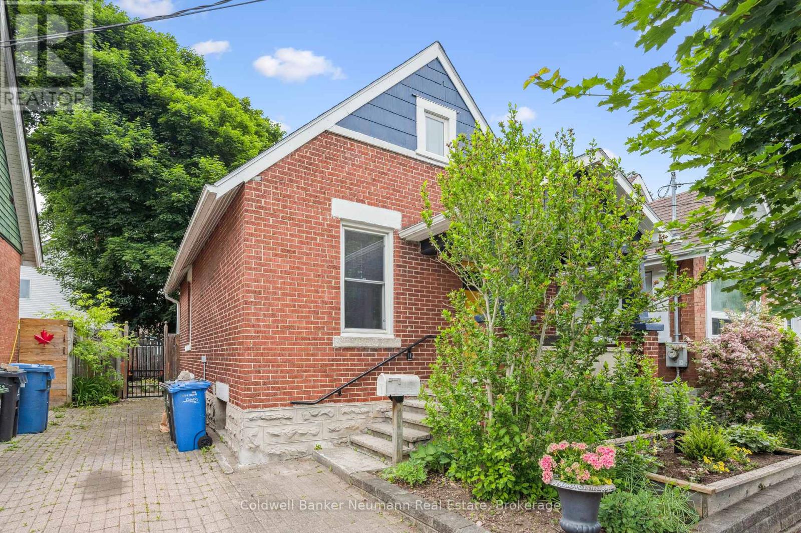 136 Kingsmill Avenue, Guelph, Ontario  N1E 5W2 - Photo 3 - X12235343