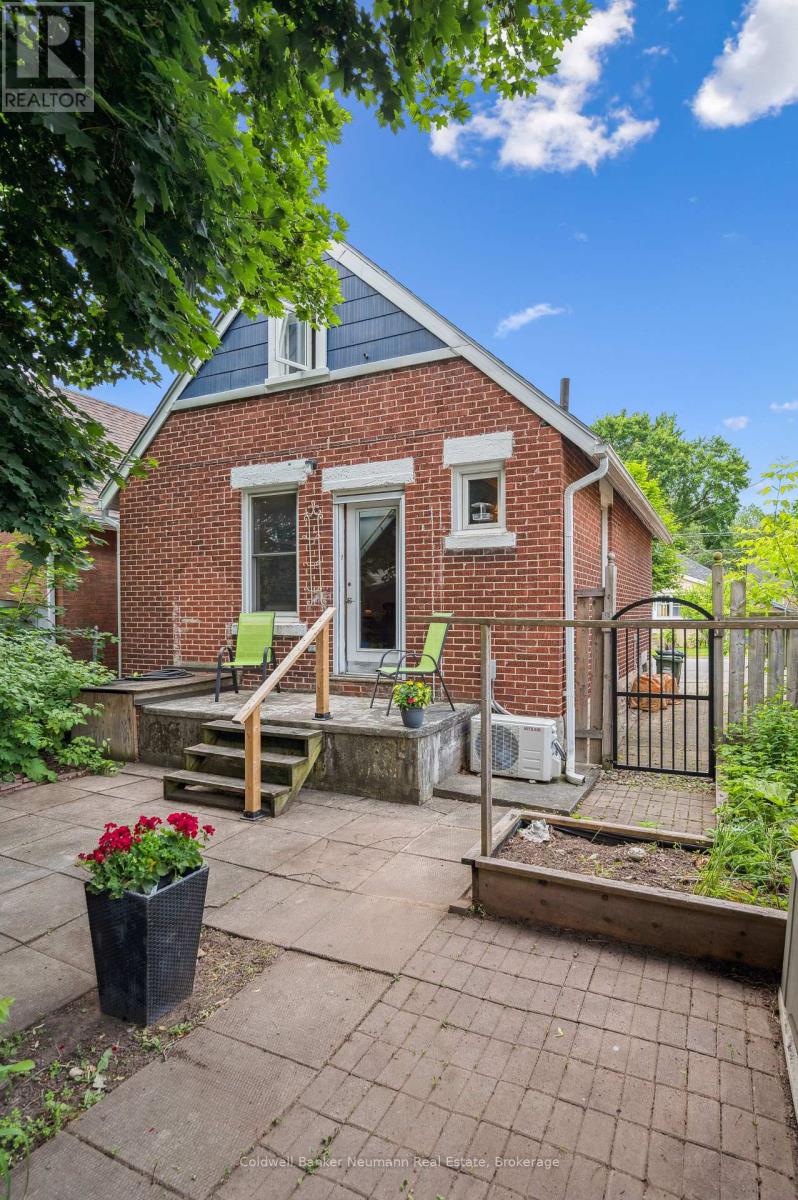 136 Kingsmill Avenue, Guelph, Ontario  N1E 5W2 - Photo 38 - X12235343