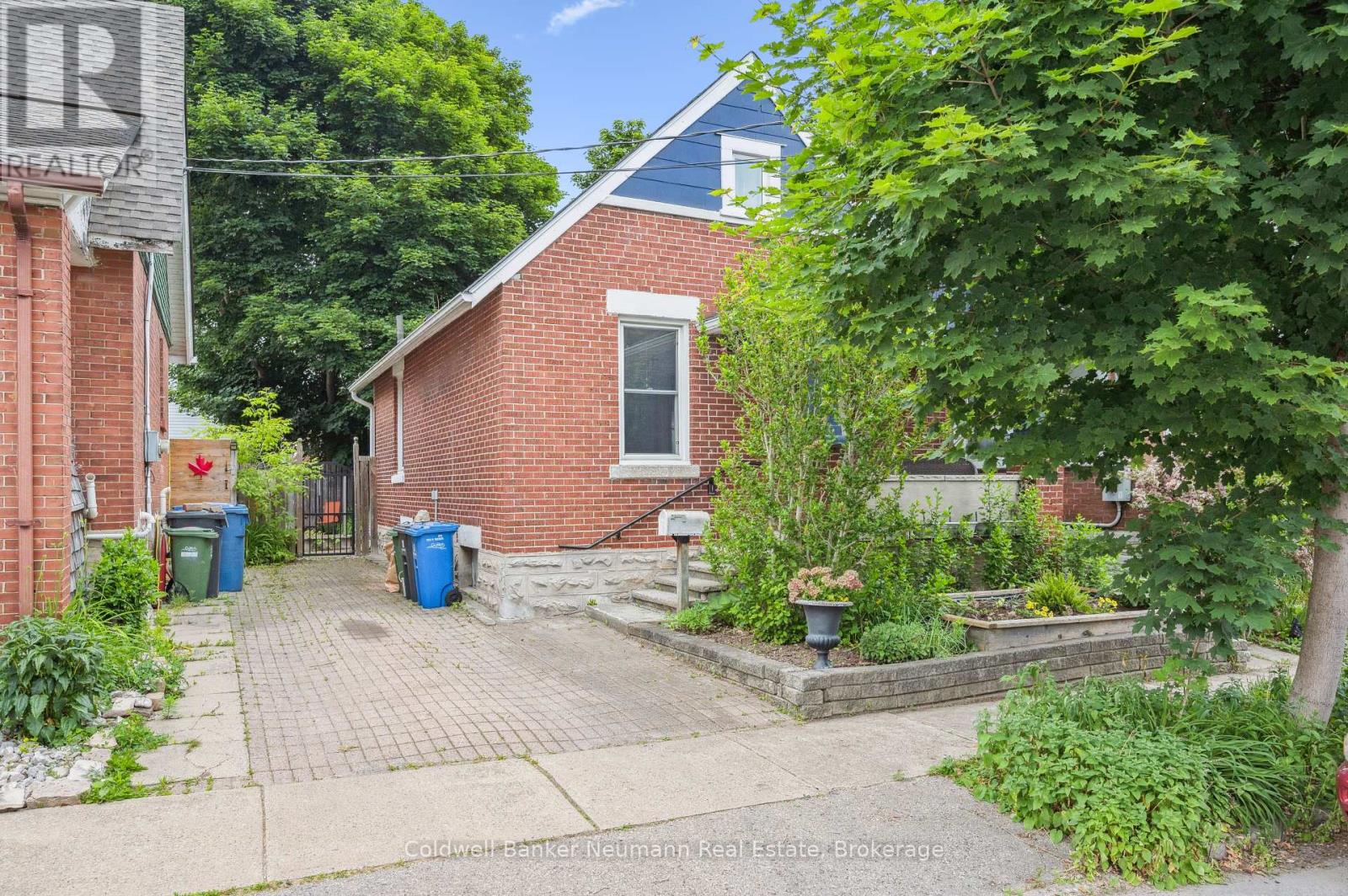 136 Kingsmill Avenue, Guelph, Ontario  N1E 5W2 - Photo 4 - X12235343