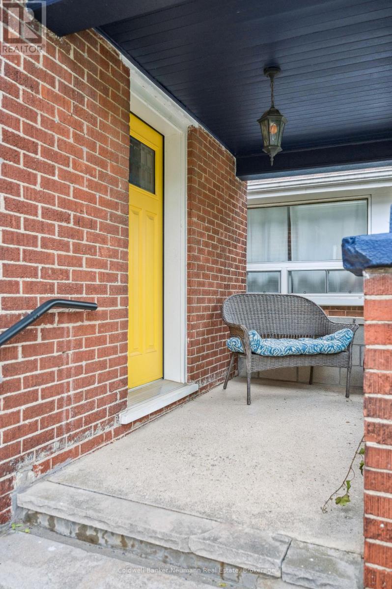 136 Kingsmill Avenue, Guelph, Ontario  N1E 5W2 - Photo 6 - X12235343