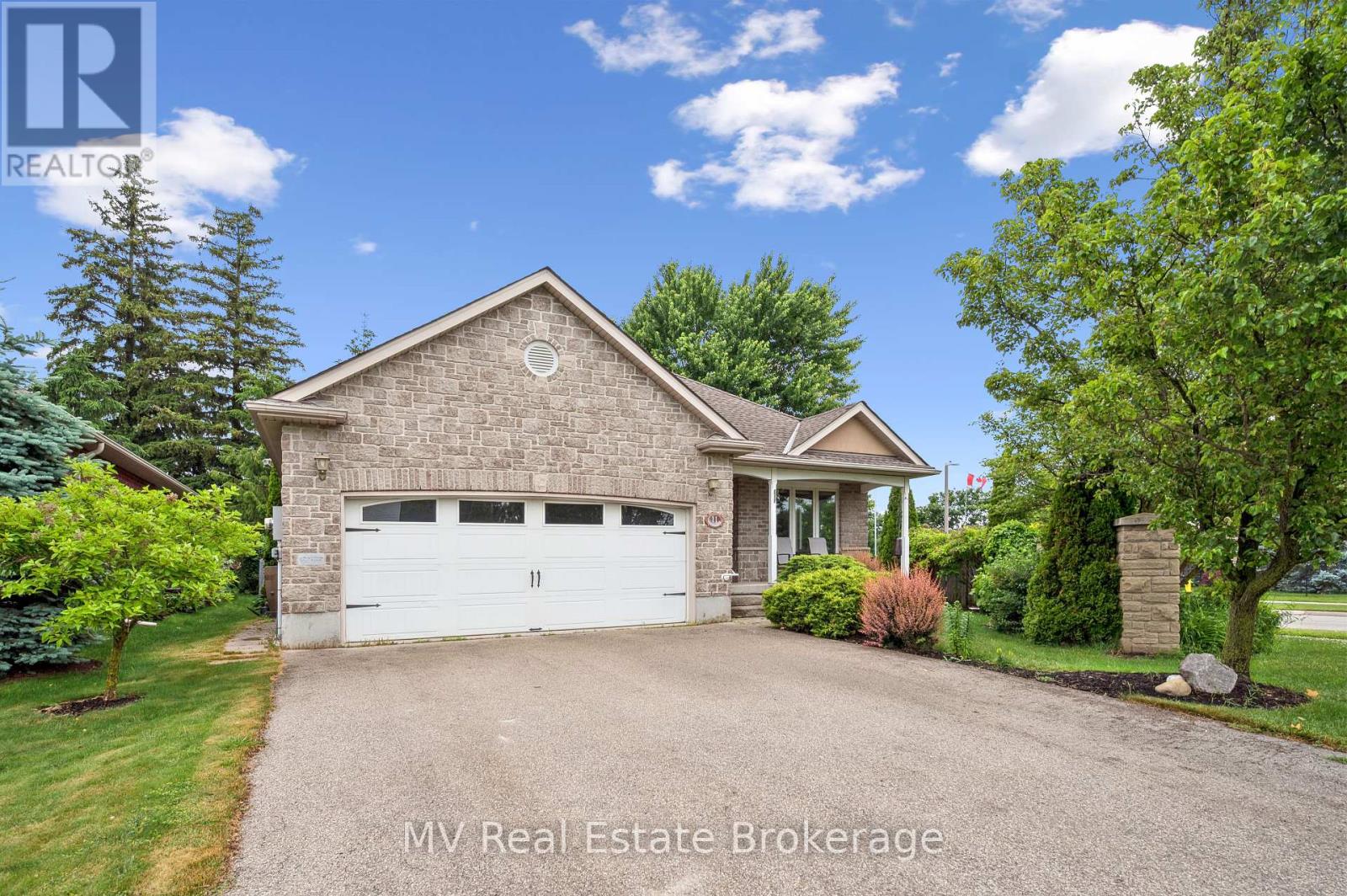 11 Elkin Court, Centre Wellington, Ontario  N1M 0A6 - Photo 2 - X12235415