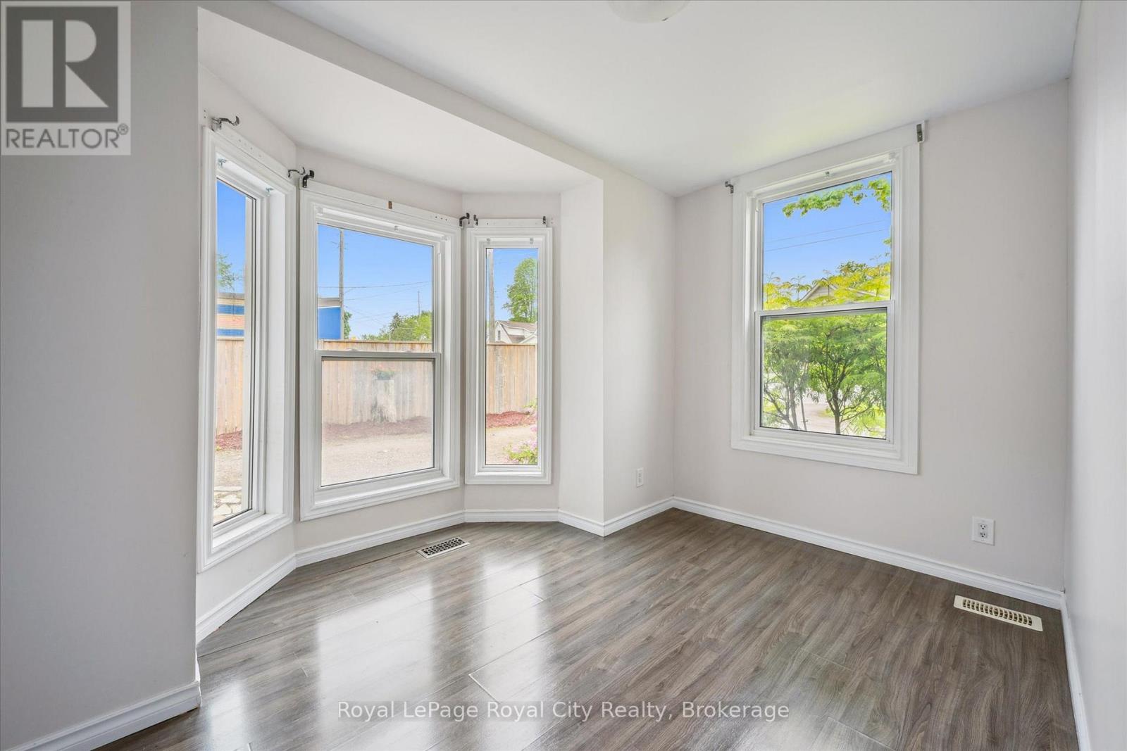 169 Edinburgh Road N, Guelph, Ontario  N1H 5R6 - Photo 17 - X12235637