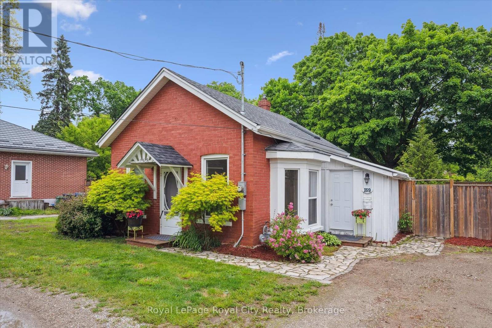 169 Edinburgh Road N, Guelph, Ontario  N1H 5R6 - Photo 3 - X12235637