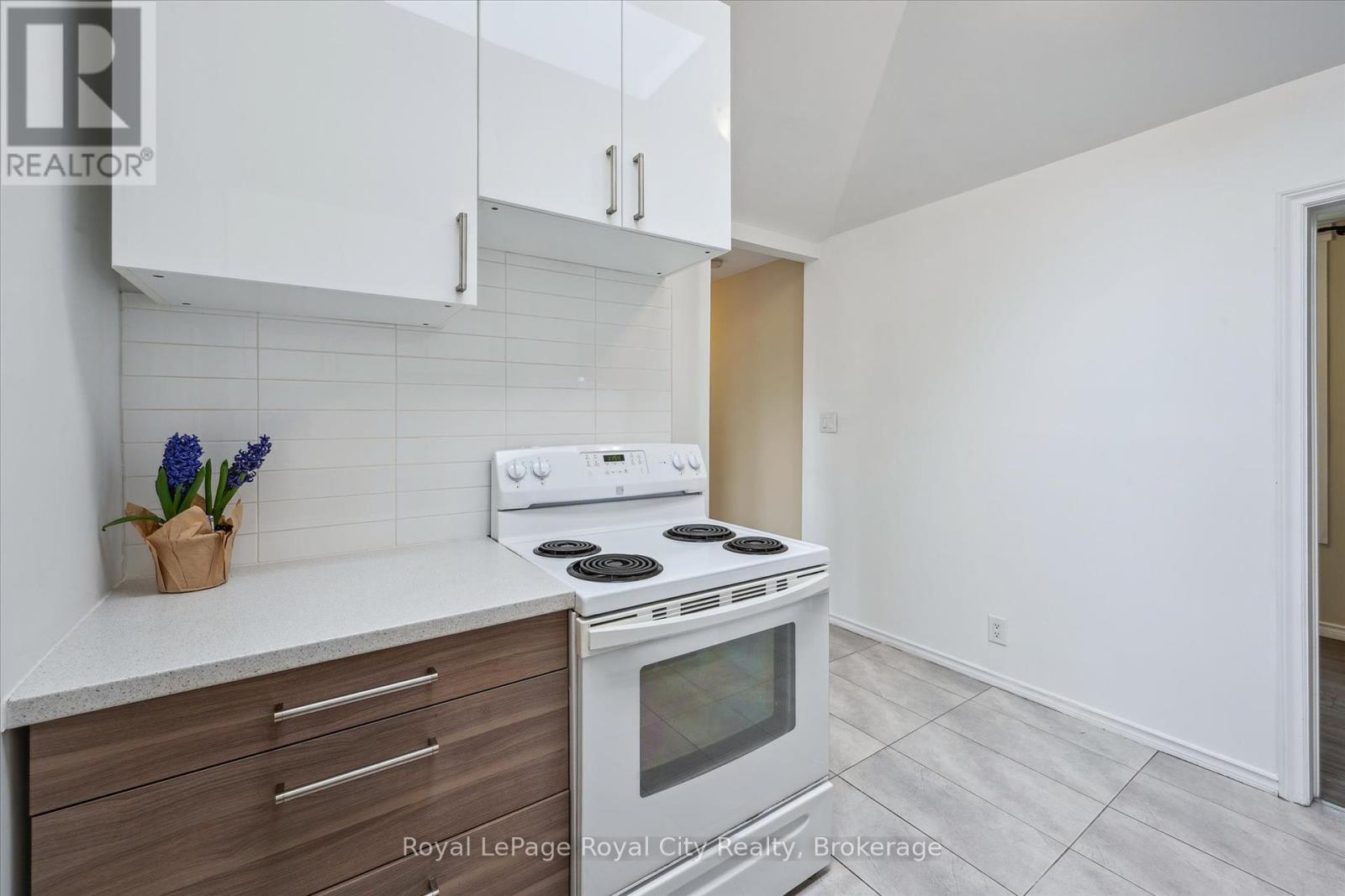 169 Edinburgh Road N, Guelph, Ontario  N1H 5R6 - Photo 9 - X12235637