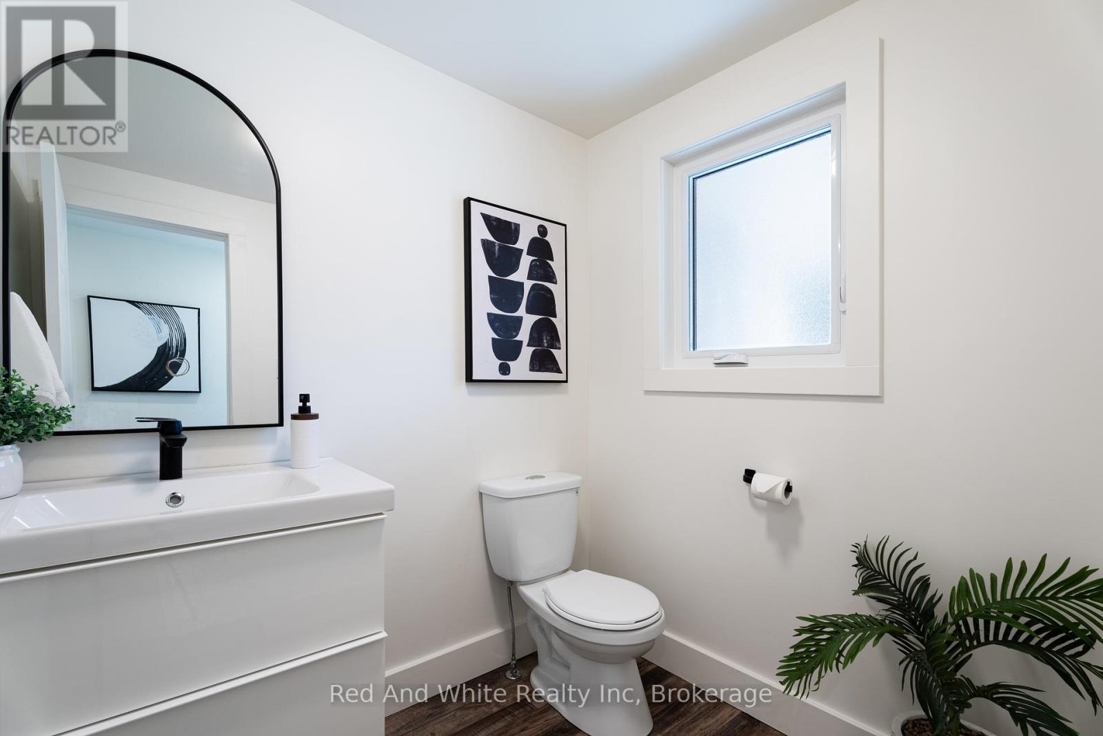 8 Grandridge Crescent W, Guelph, Ontario  N1H 8G1 - Photo 11 - X12235673