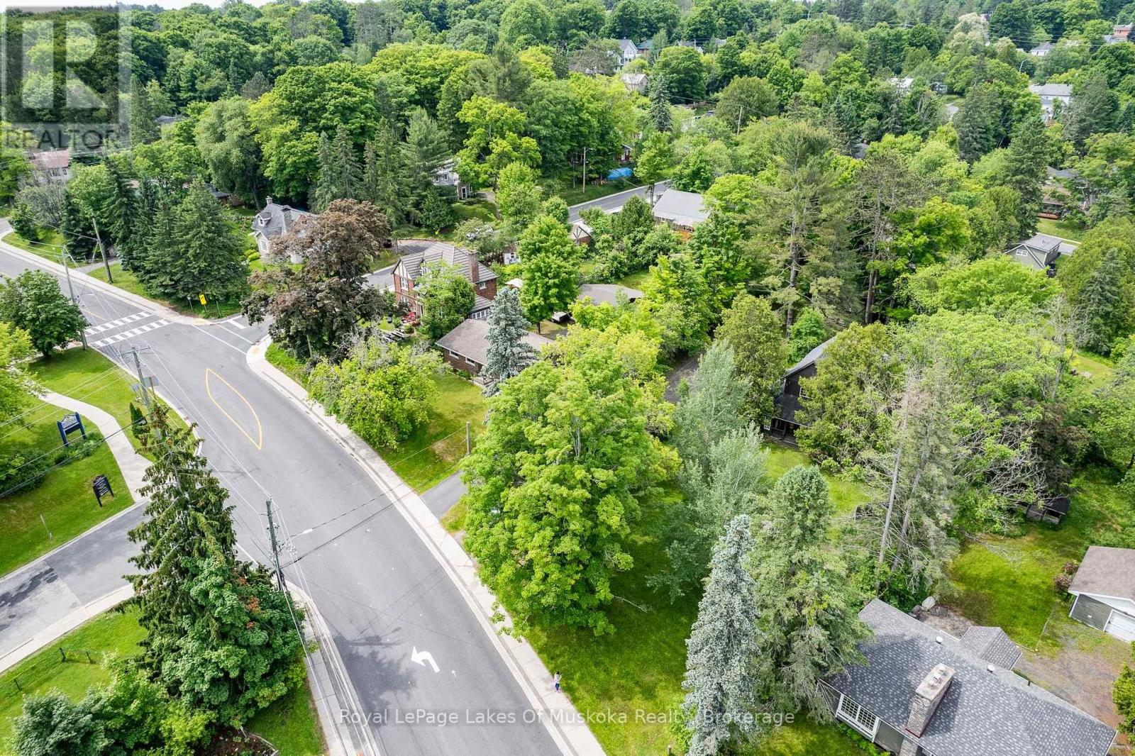 41 Brunel Road, Huntsville, Ontario  P1H 1P5 - Photo 10 - X12235702