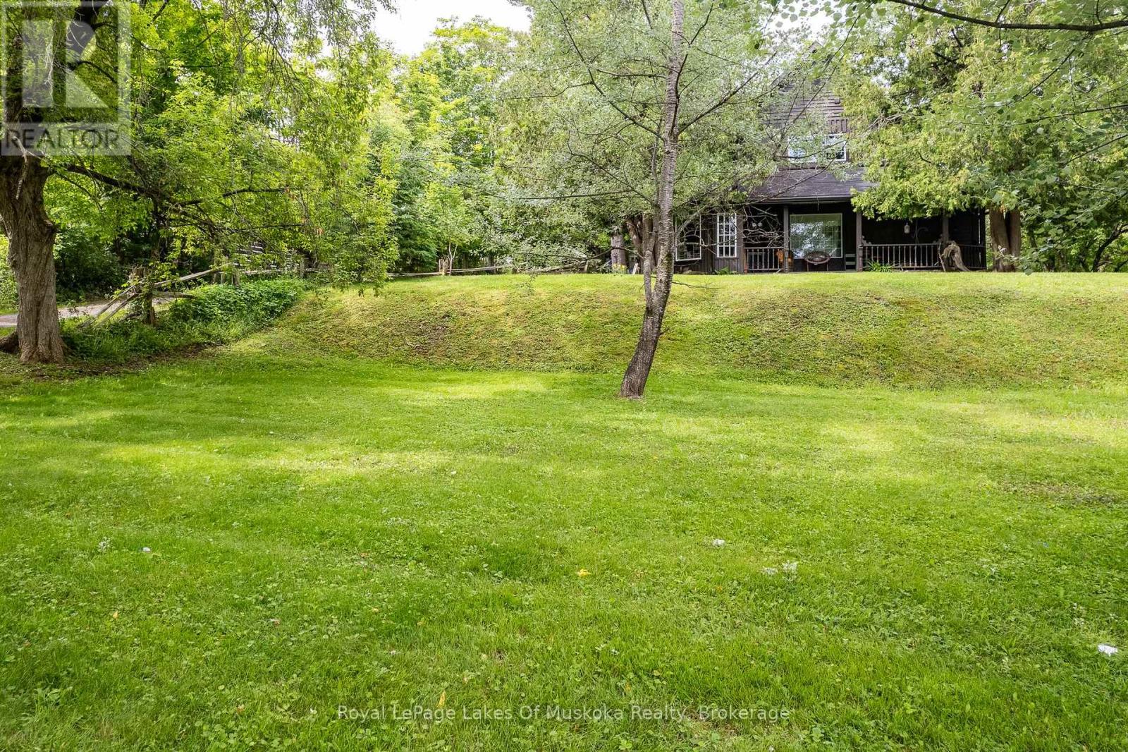 41 Brunel Road, Huntsville, Ontario  P1H 1P5 - Photo 2 - X12235702