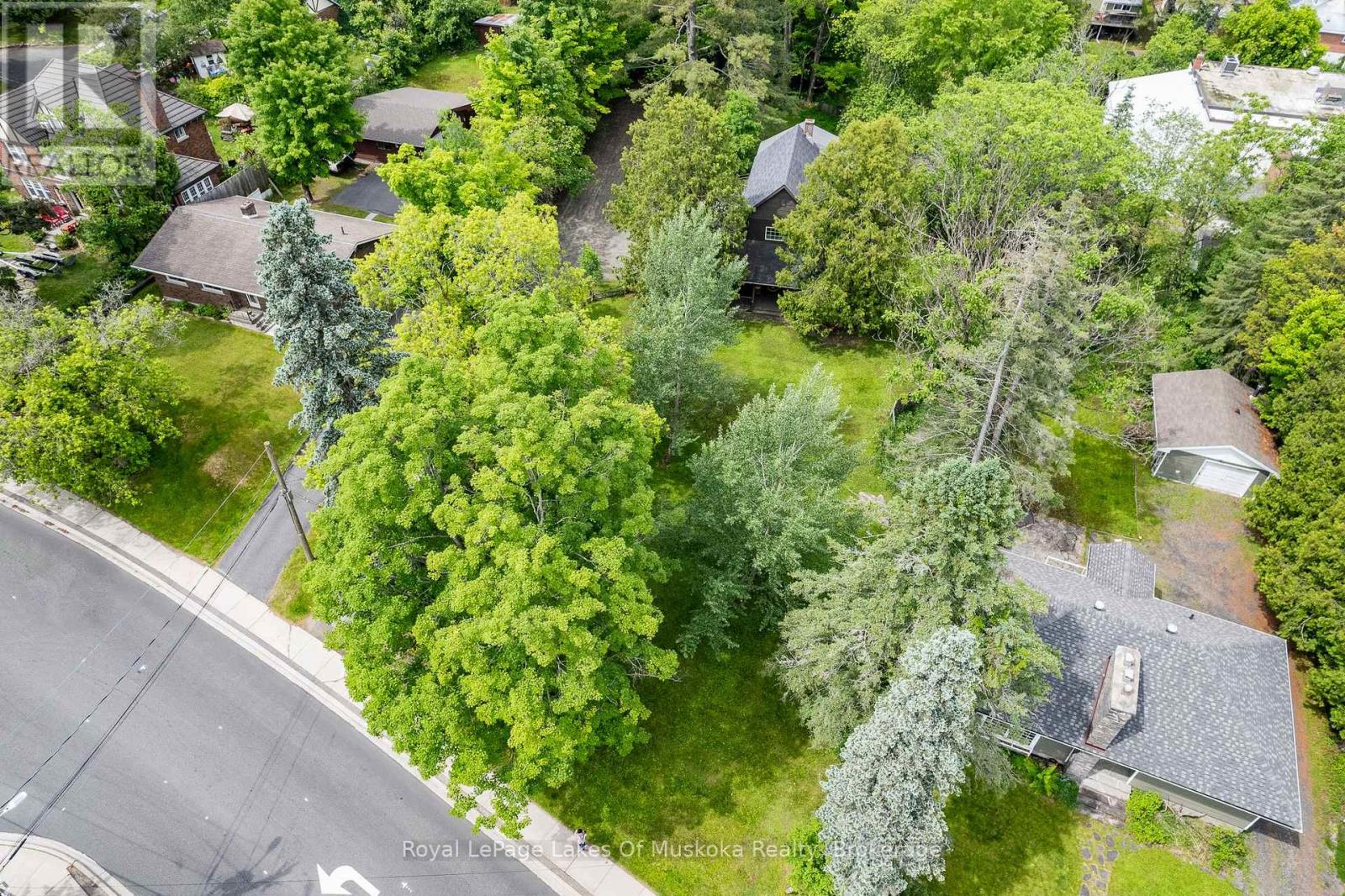 41 Brunel Road, Huntsville, Ontario  P1H 1P5 - Photo 8 - X12235702