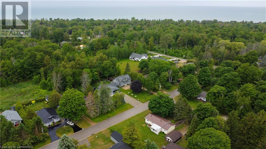 300 Sauk Crt Court, Point Clark, Ontario  N2Z 2X3 - Photo 37 - 40743149