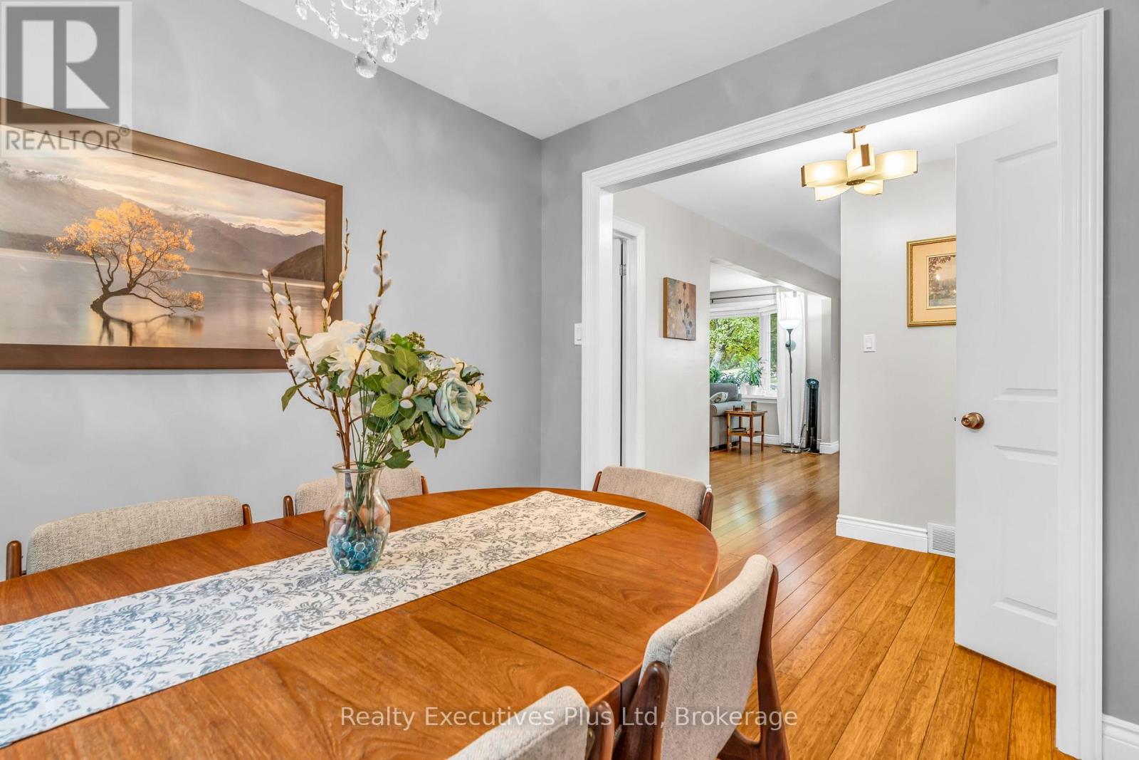 61 Mcilwraith Crescent, Guelph, Ontario  N1E 6J4 - Photo 14 - X12235797