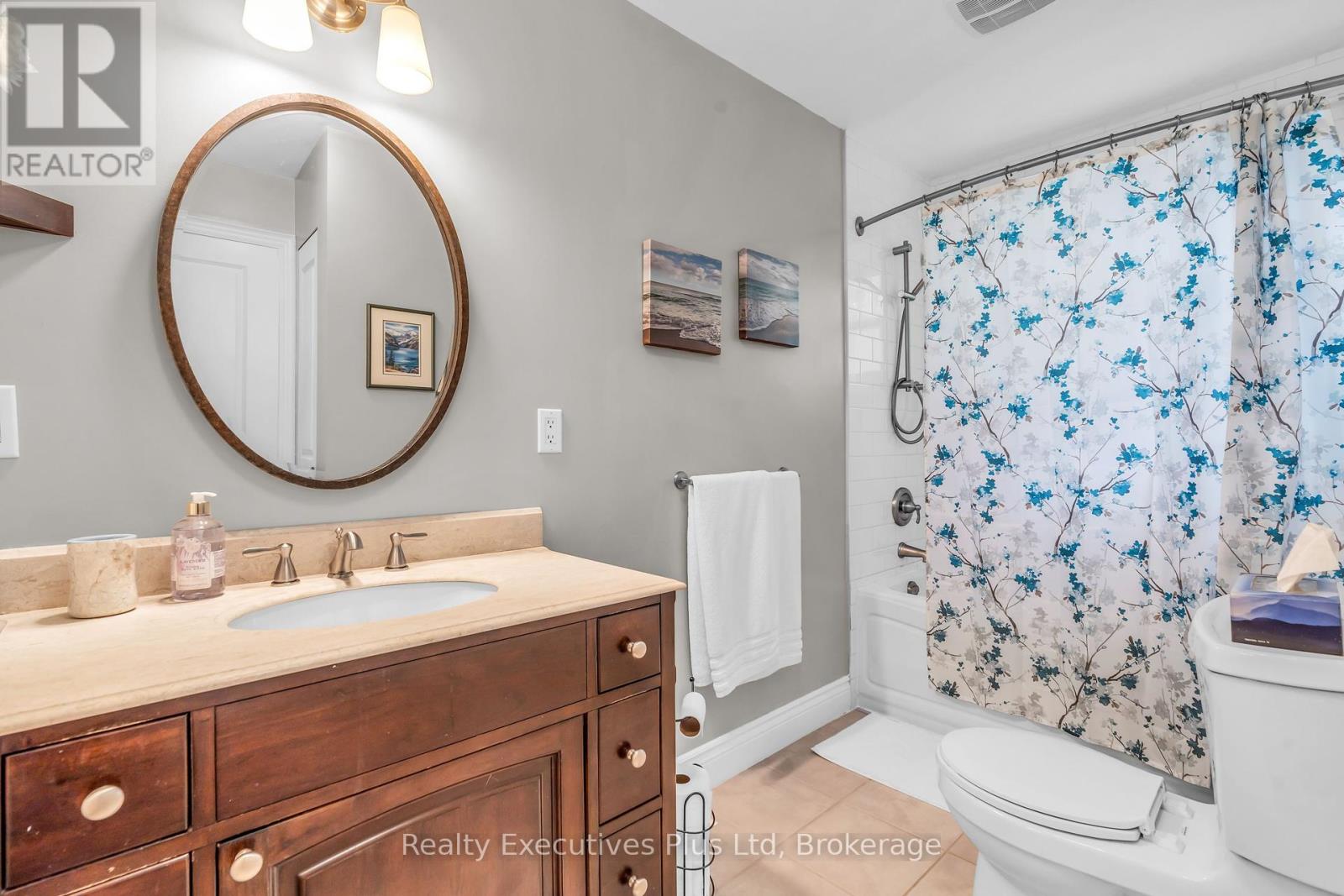 61 Mcilwraith Crescent, Guelph, Ontario  N1E 6J4 - Photo 17 - X12235797