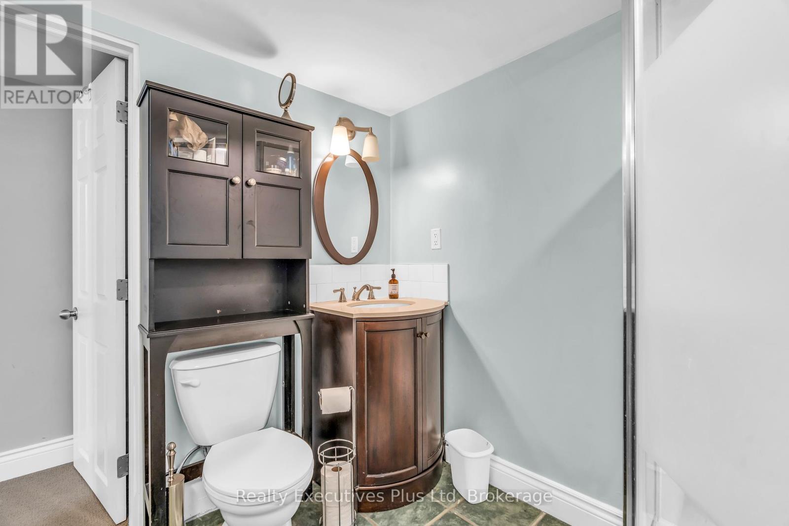 61 Mcilwraith Crescent, Guelph, Ontario  N1E 6J4 - Photo 30 - X12235797