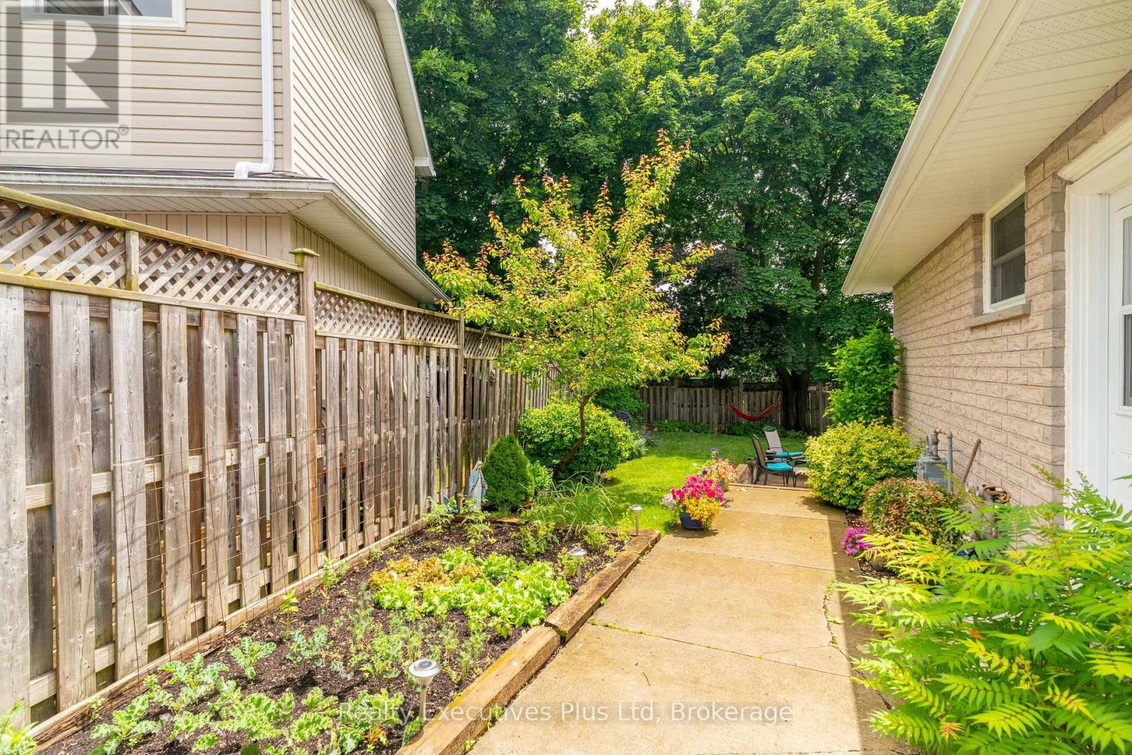 61 Mcilwraith Crescent, Guelph, Ontario  N1E 6J4 - Photo 31 - X12235797