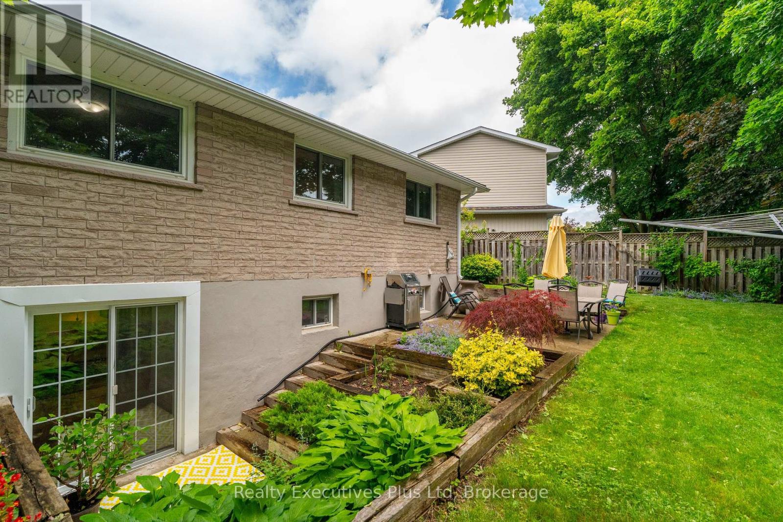61 Mcilwraith Crescent, Guelph, Ontario  N1E 6J4 - Photo 35 - X12235797