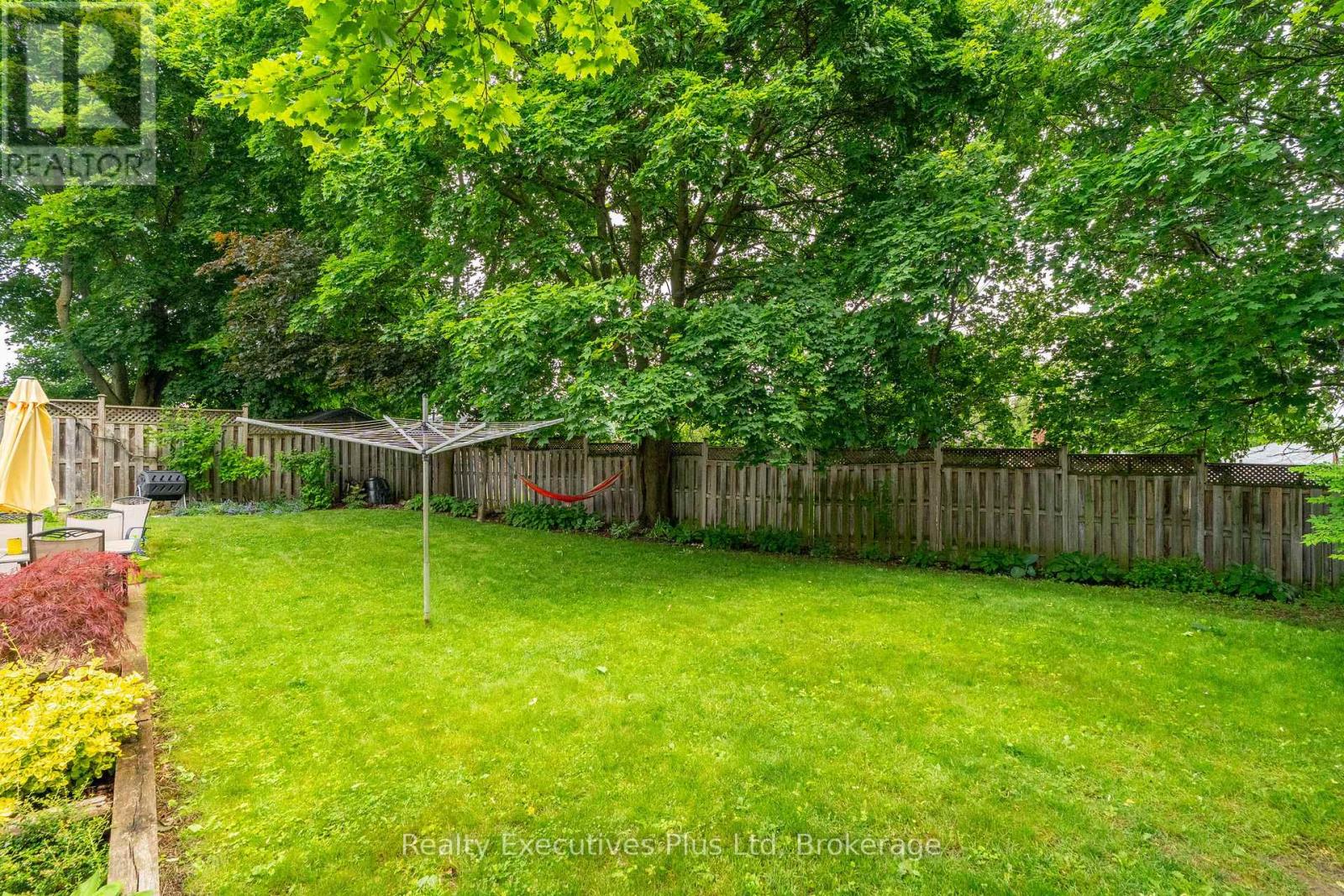 61 Mcilwraith Crescent, Guelph, Ontario  N1E 6J4 - Photo 37 - X12235797