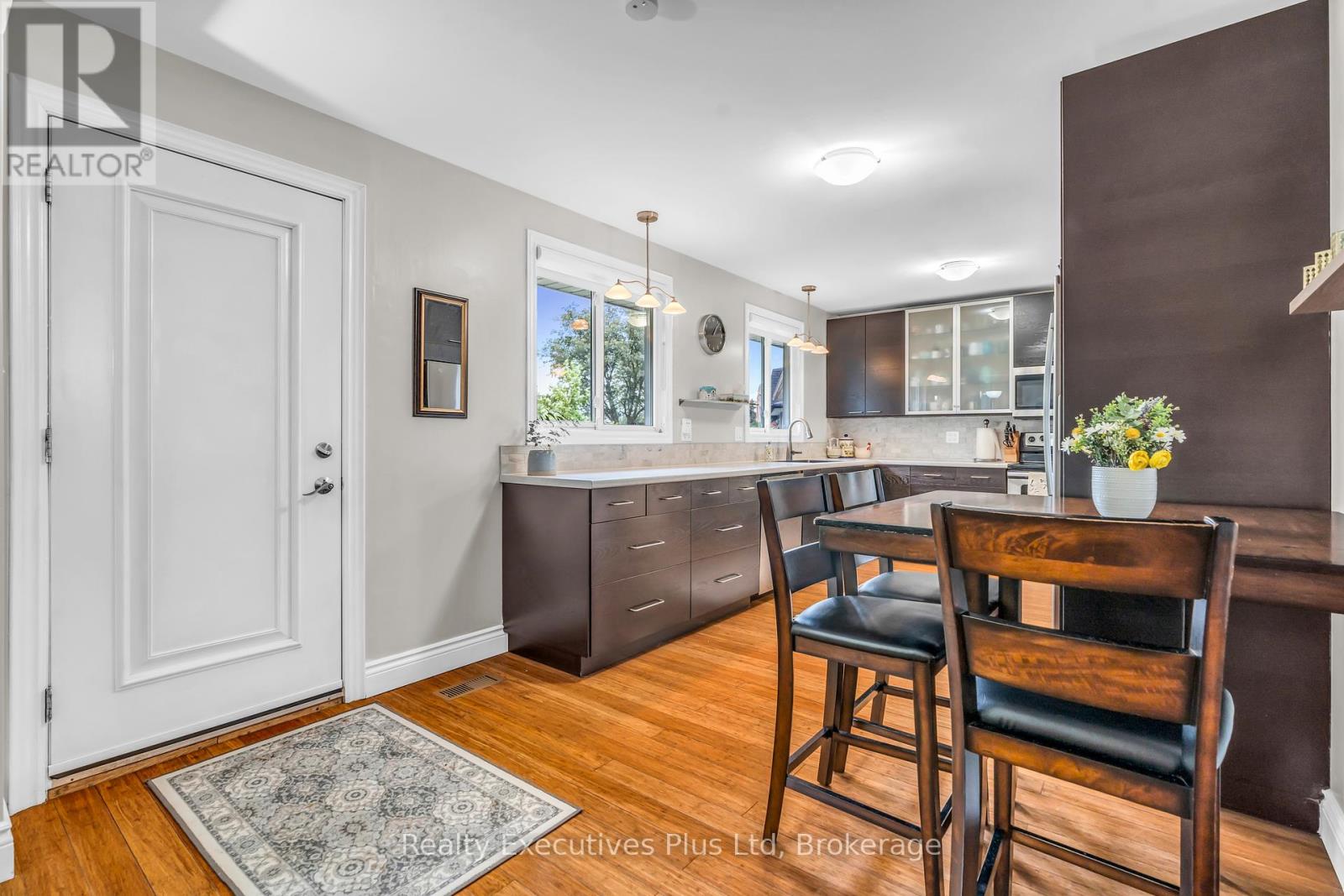61 Mcilwraith Crescent, Guelph, Ontario  N1E 6J4 - Photo 5 - X12235797