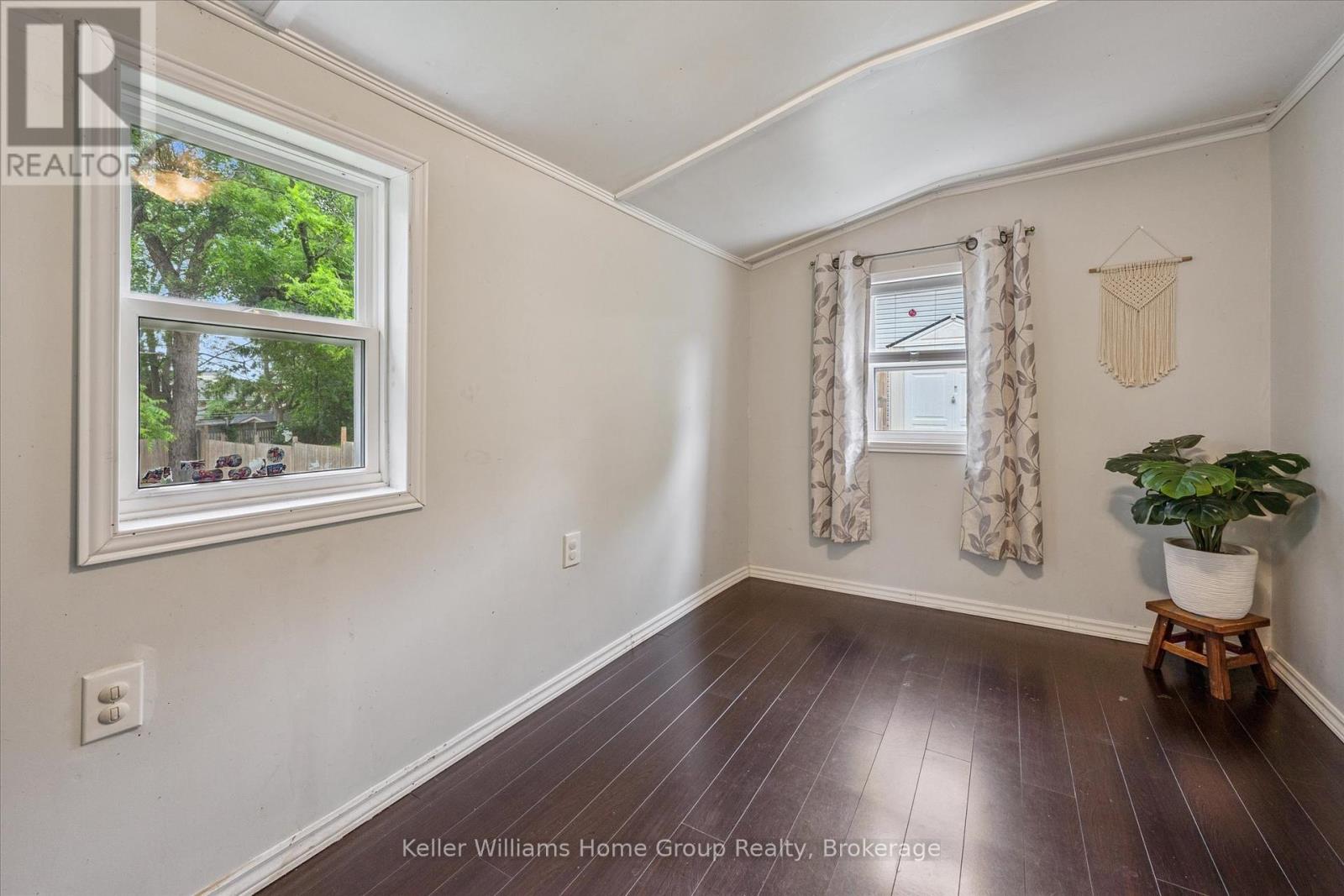 151 Metcalfe Street, Guelph, Ontario  N1E 4Y4 - Photo 19 - X12235803