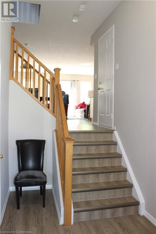 565 Violet Street, Kitchener, Ontario  N2V 2T8 - Photo 2 - 40743220