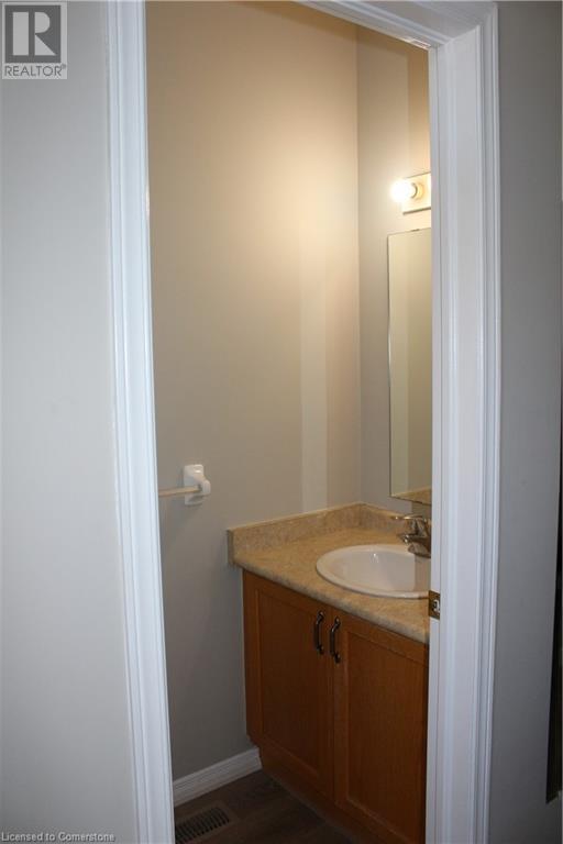 565 Violet Street, Kitchener, Ontario  N2V 2T8 - Photo 3 - 40743220
