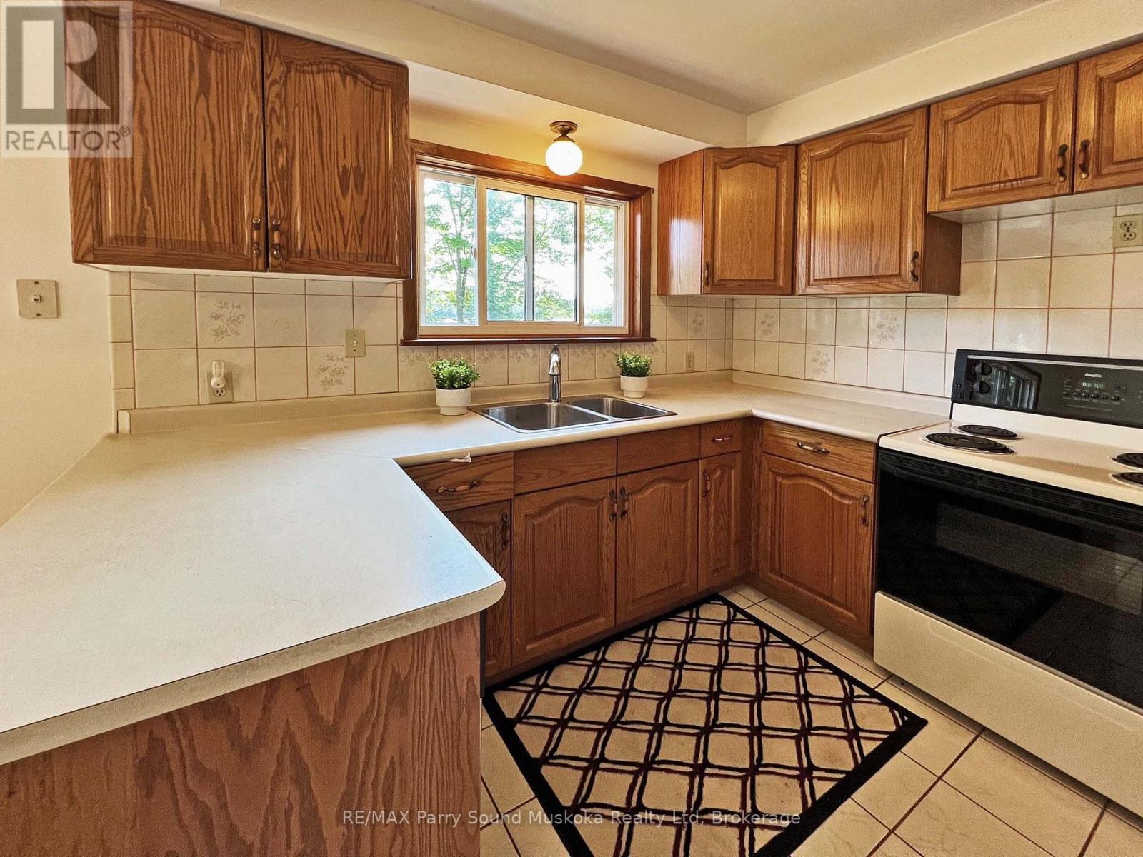 10 Pine Valley Drive, Carling, Ontario  P0G 1G0 - Photo 8 - X12235933