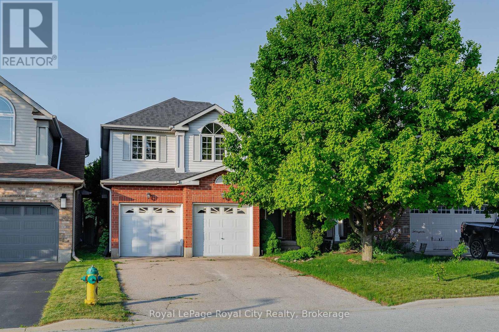 15 CAMM CRESCENT, Guelph, Ontario