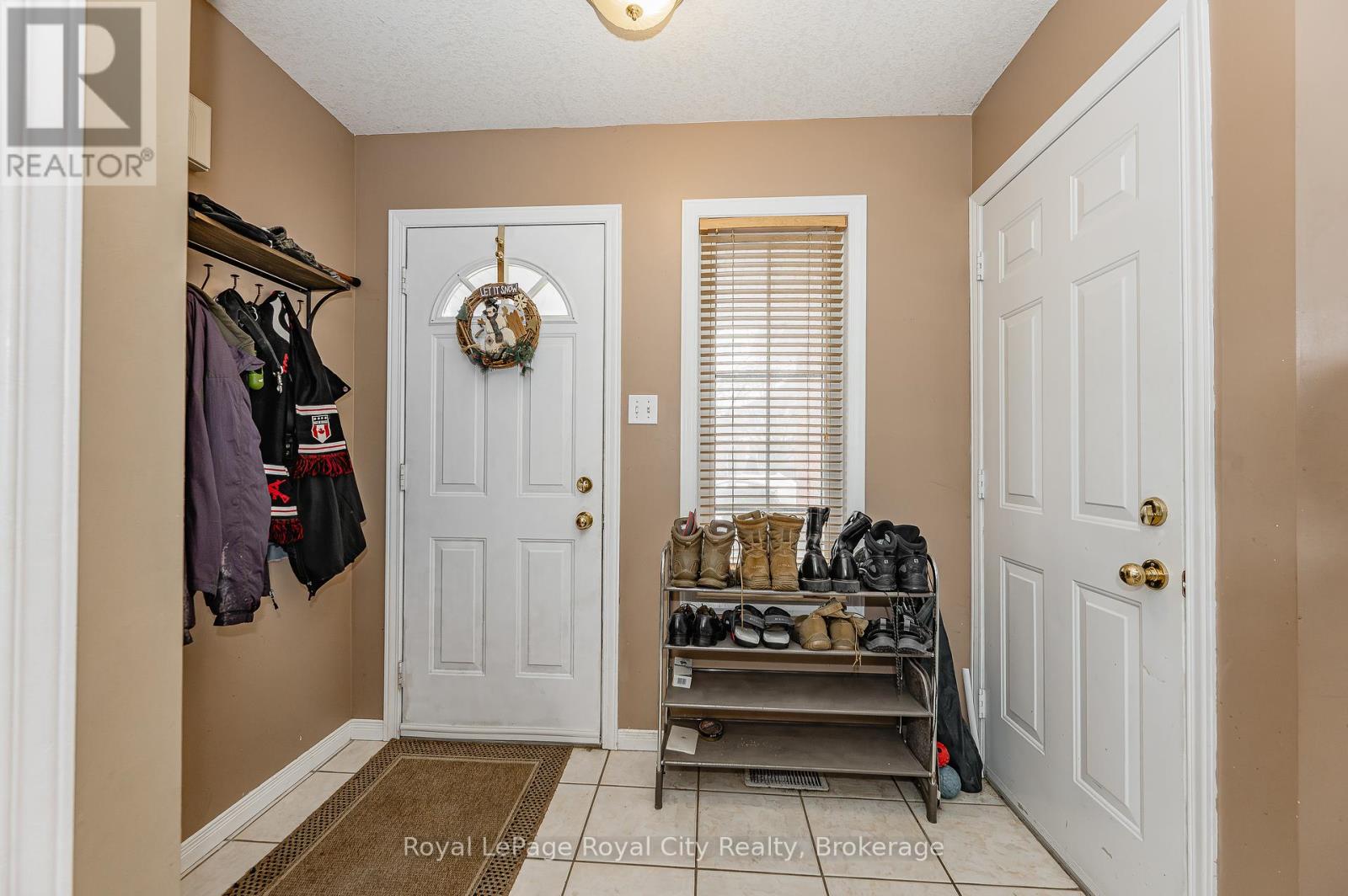 15 Camm Crescent, Guelph, Ontario  N1L 1J9 - Photo 4 - X12236061